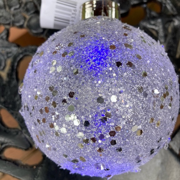 NWT 1 LEFT Large LED Color Light Changing Hanging Bulb - Picture 4 of 16